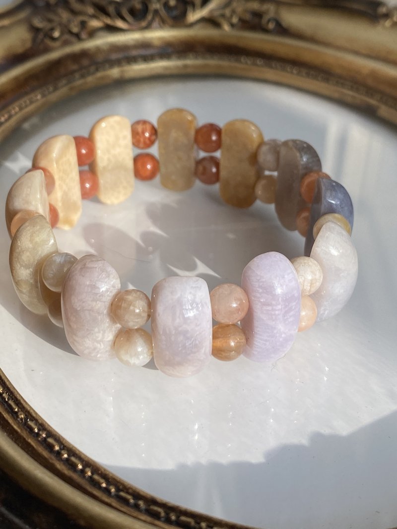 粉紫色系月牙珊瑚玉手牌手串 - 手鍊/手環 - 貝殼 多色