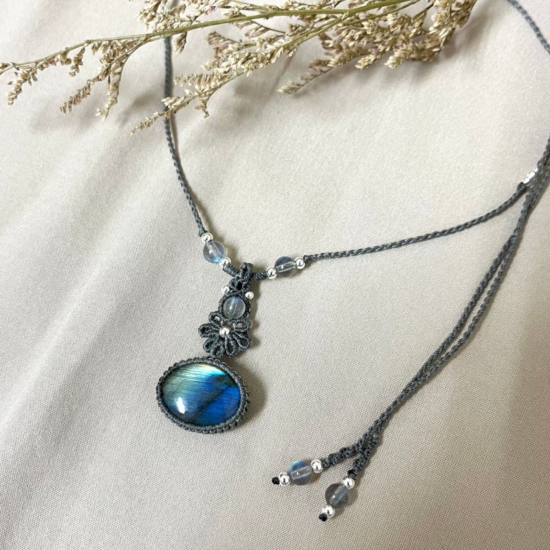 拉長石編織項鍊/藍綠漸層光 - 項鍊 - 水晶 藍色