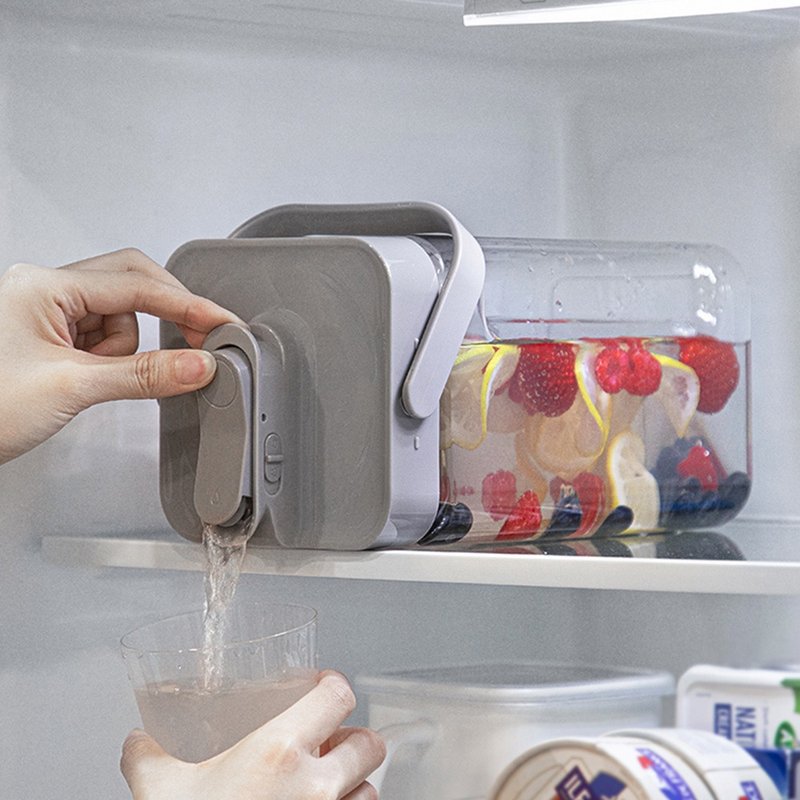 日本霜山 按壓式戶外用大容量冷水壺(附濾嘴)-3.5L-多色可選 - 水瓶/水壺 - 塑膠 透明