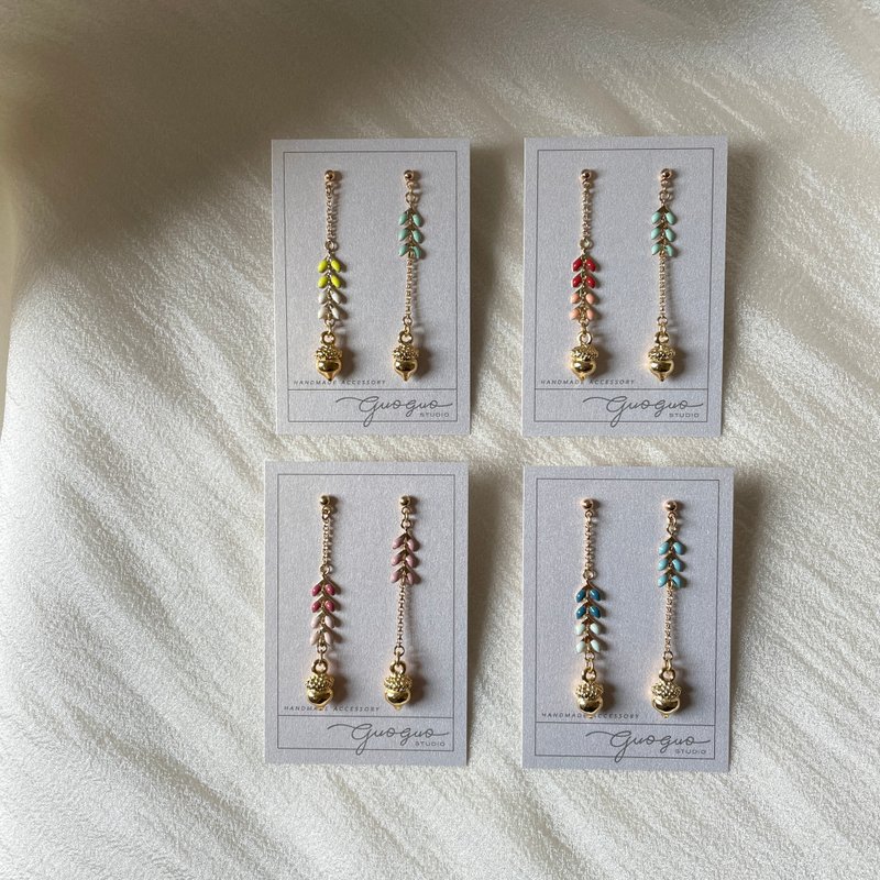 小橡果耳環 耳夾 四色 - 耳環/耳夾/耳骨夾 - 琺瑯 金色