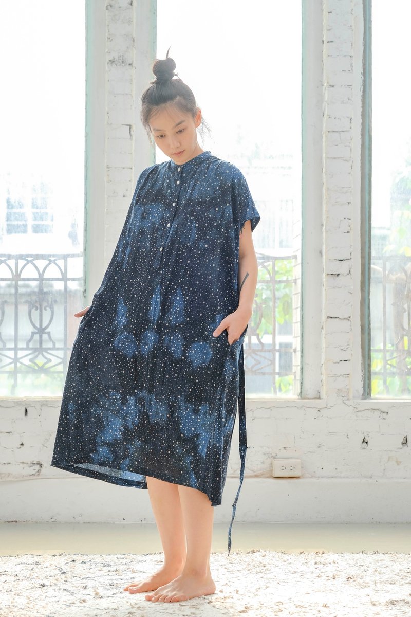 maruワンピース stardust 夜空の星 - 洋裝/連身裙 - 棉.麻 藍色