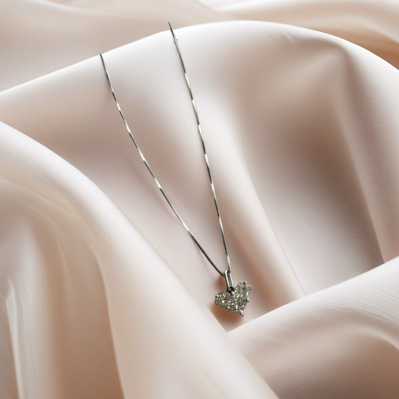 愛心鎖骨鏈 - 項鍊 - 貴金屬