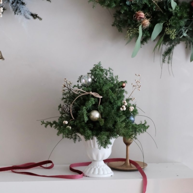 | 一人開班 | 【 鮮花 】 桌上型聖誕樹  |  手作課程/聖誕體驗 - 植栽/花藝 - 植物.花