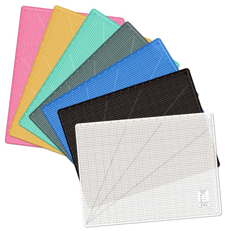 Lightweight and odorless cutting pad (A1) translucent / art professional use