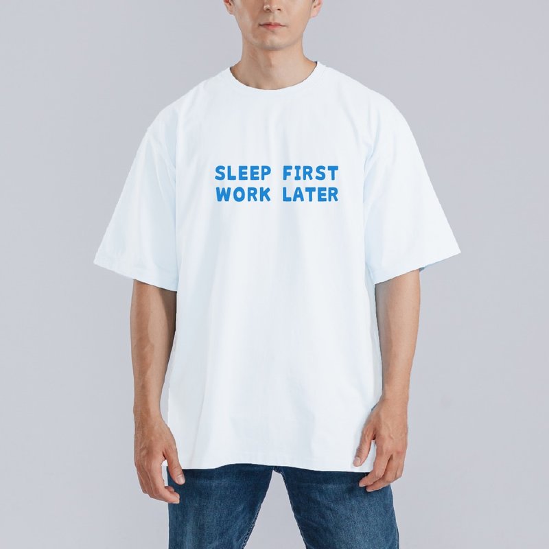 SLEEP FIRST WORK LATER 睡覺先 衣服 落肩 寬版 T恤 涼感衣 白T - 男 T 恤 - 棉.麻 多色