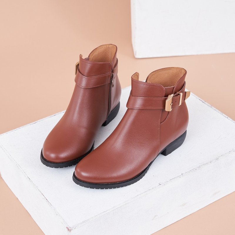 皮帶金釦拉鍊平底短靴 棕色 - 女短靴/中筒靴 - 真皮 咖啡色