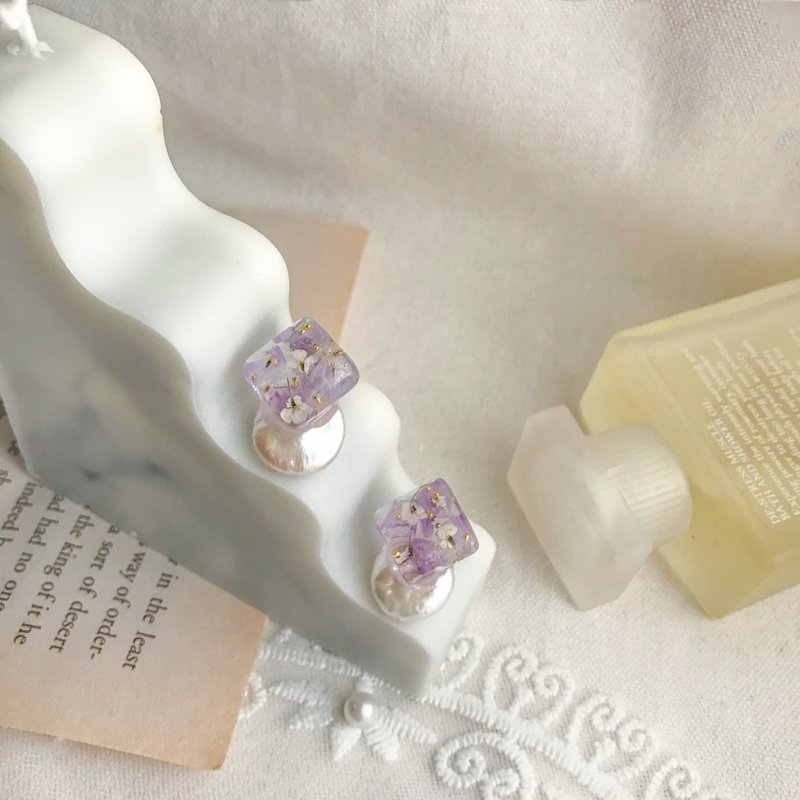 Spring Snow-Bright Purple. Dry flowers/pearls/earrings