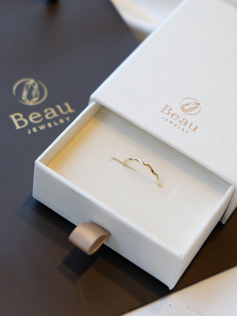 Brand packaging plus purchase (brand jewelry box and a brand bag)
