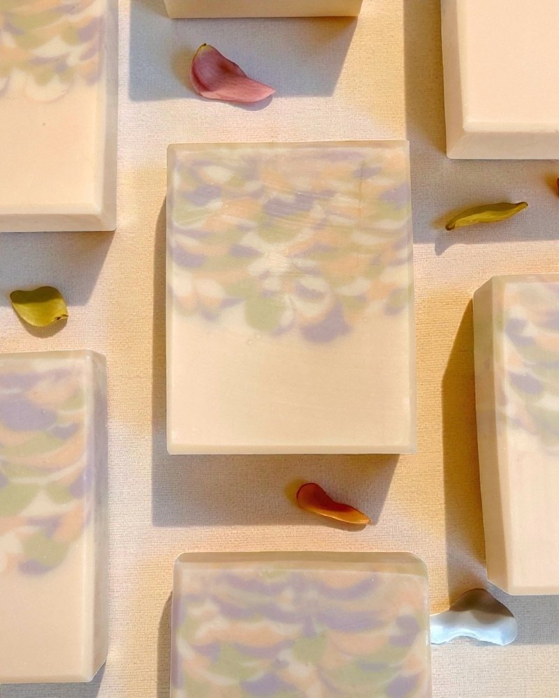 小花暖暖—洗臉皂-無棕櫚油、無精油皂-冬天必備-滋潤不乾 - 肥皂/手工皂 - 其他材質