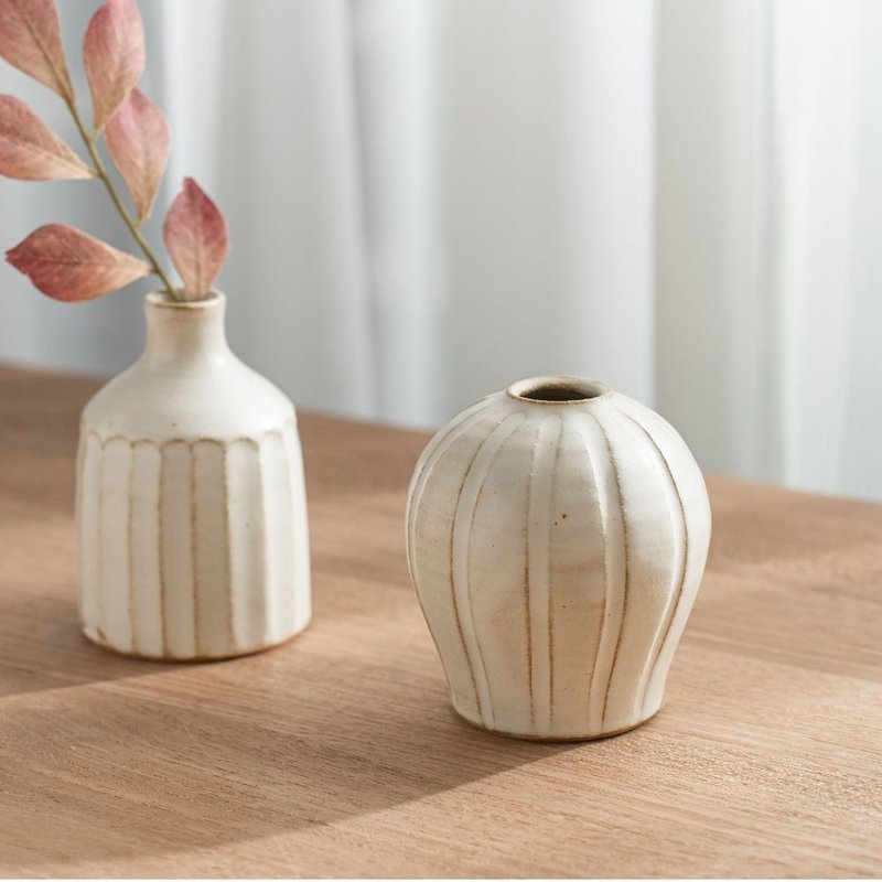 【入厝送禮】刻痕系列 曲線花瓶 /益子燒/花器/擺飾 - 花瓶/花器 - 陶