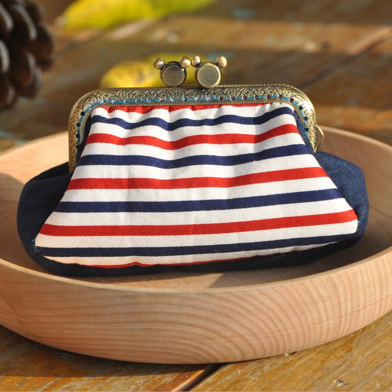 Simple Striped mouth gold package