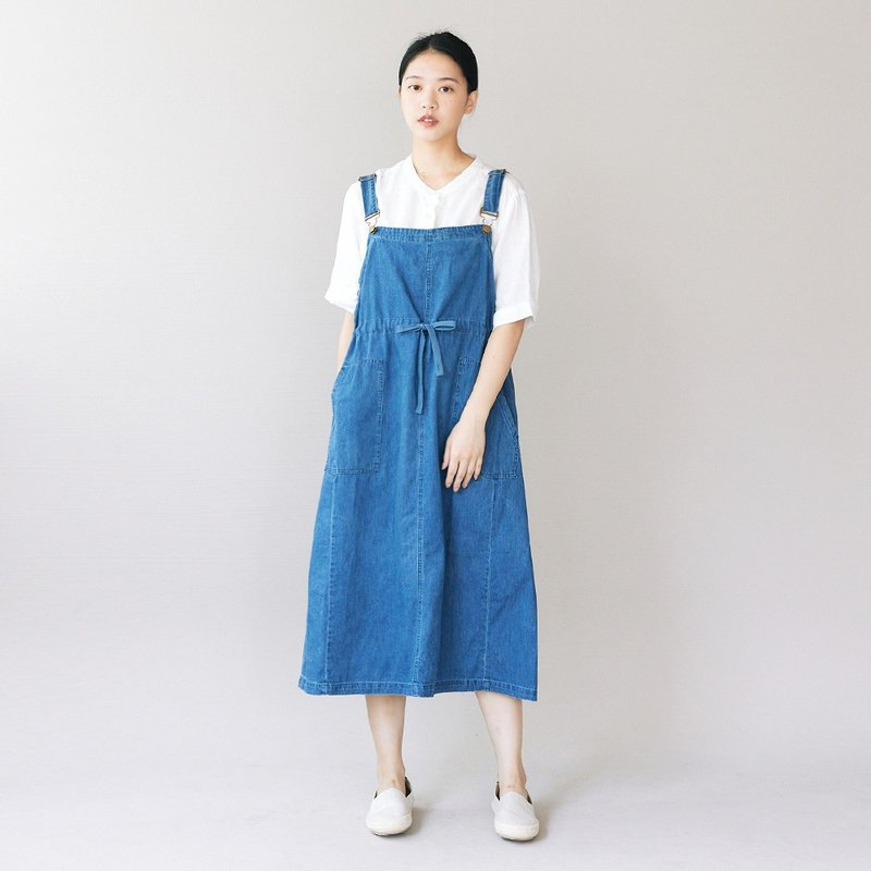 【Simply Yours】牛仔吊帶裙 深藍F - 洋裝/連身裙 - 棉.麻 藍色