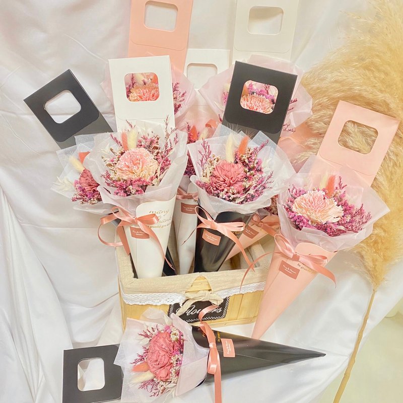 FengFlower 【Portable Wall Hanging Carnation Dry Bouquet】 Mother's Day / Dry Flower