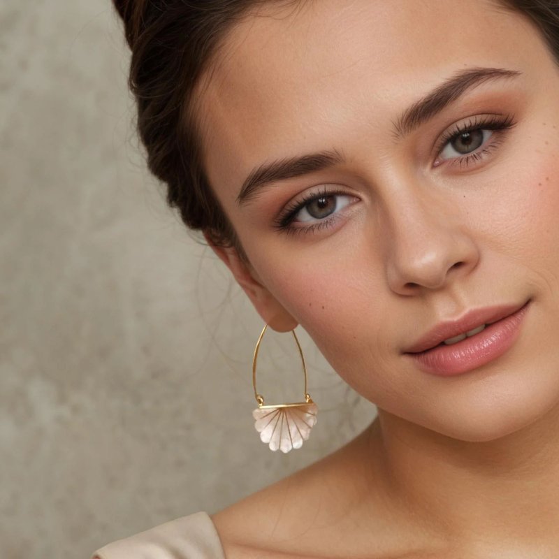 珍珠母貝裝飾藝術風圓環耳環 - 耳環/耳夾/耳骨夾 - 珍珠 白色