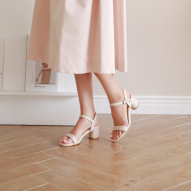 PRE-ORDER – MACMOC Leeby (IVORY) Sandals