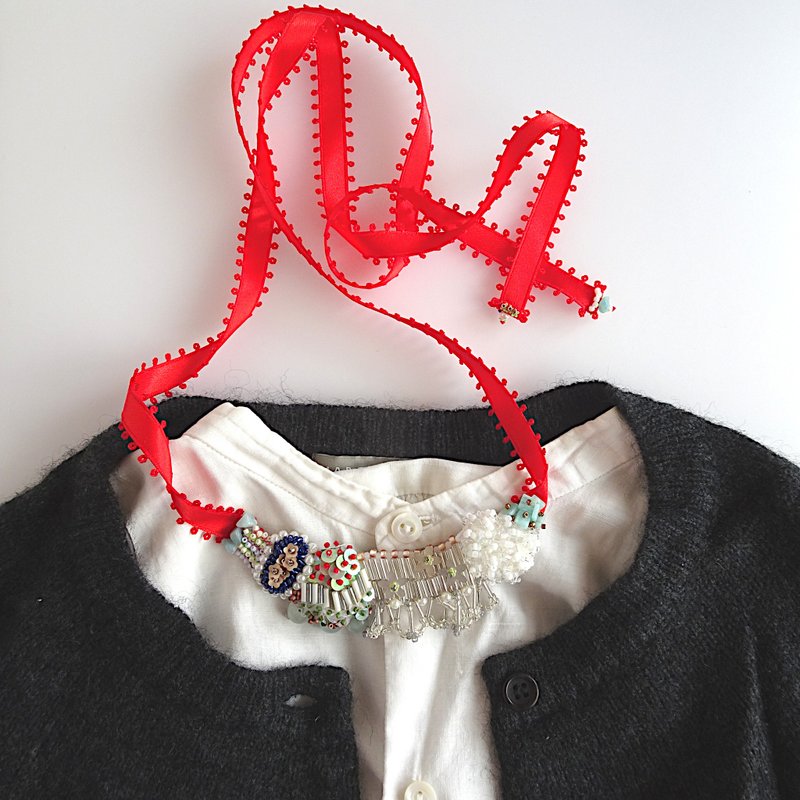 宝石箱//立体刺繡のリボンネックレス - 項鍊 - 半寶石 紅色