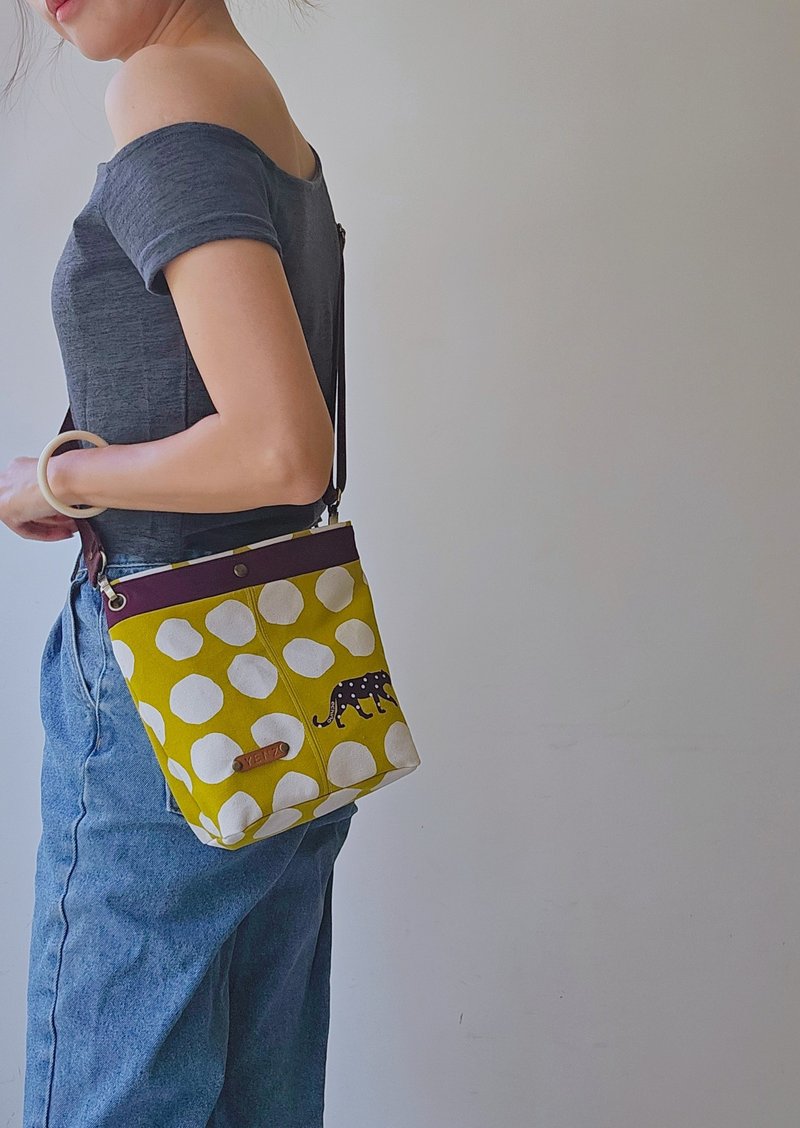 【小水桶系列】日本點點豹 水桶包 肩背側背包 帆布包 設計手作包 - 側背包/斜背包 - 棉.麻 多色