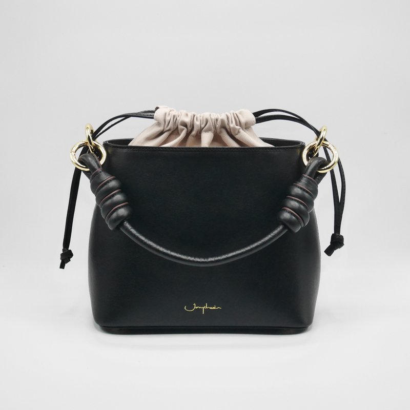 【ALMOSTPERFECT】 瑕疵銷售 - Fuji in Black Tumbled Leather - 束口袋/束口背包/水桶包 - 真皮 黑色