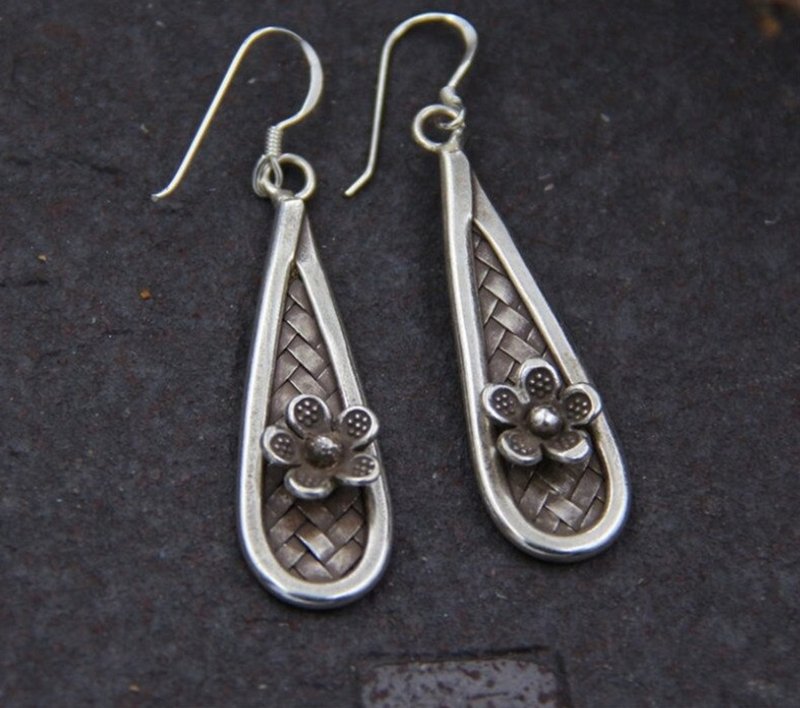 Real S925 Vulcanized Silver Women Handmade Braided Waterdrop Dangle Earrings - 耳環/耳夾/耳骨夾 - 純銀 銀色