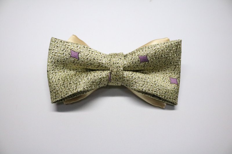 浅色编织纹路星星领结/绅士风八字结 - 領結/領巾 - 絲.絹 卡其色