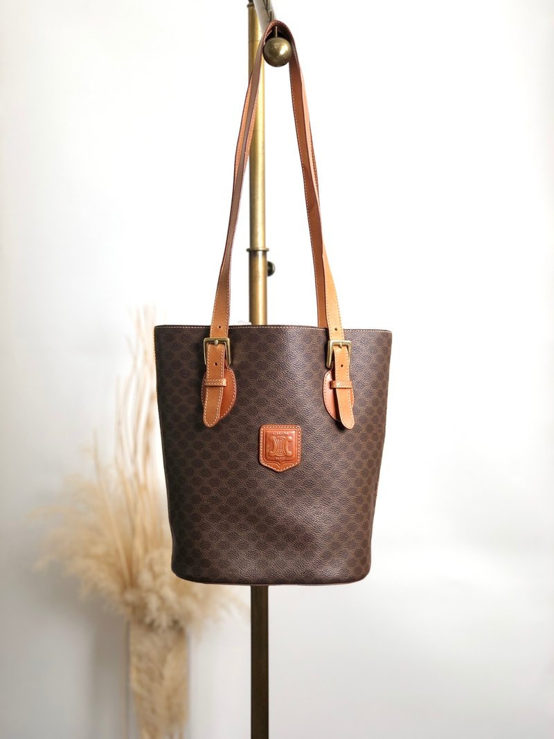 【 日本直送 名牌中古包 】CELINE セリーヌ マカダム トートバッグ ブラウン ブラゾン型押し PVC レザー vintage ヴィンテージ inkg8a - 手提包/手提袋 - 防水材質 咖啡色
