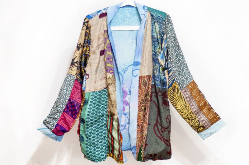 女裝 手工印度絲質外套 印度絲綢 紗麗拼接長袖拼布外套-藍色花朵 - 女大衣/外套 - 棉.麻 藍色