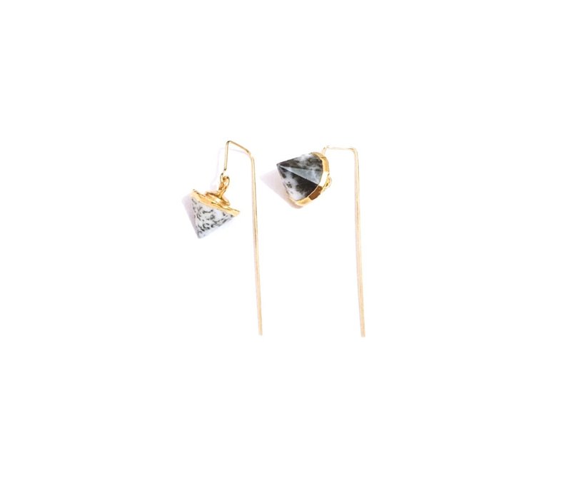 Type conical white pine earrings