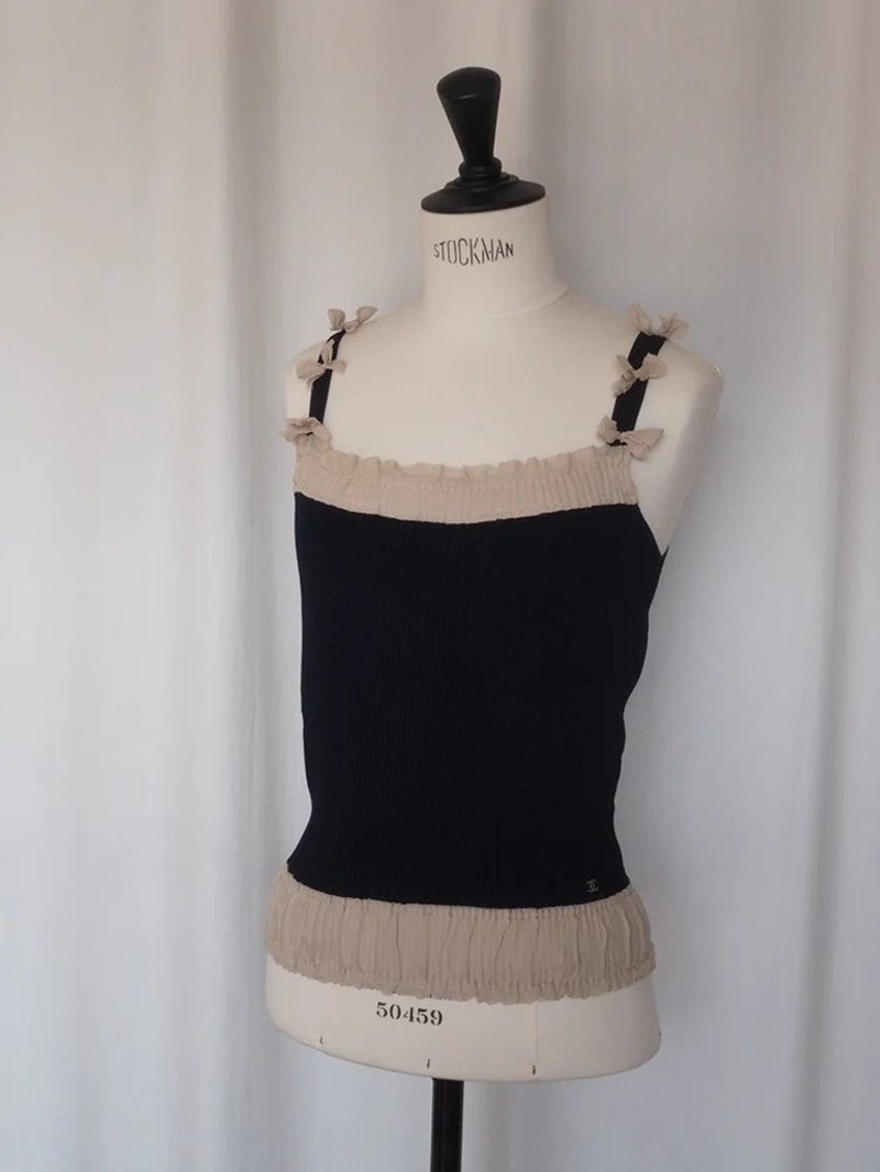 CHANEL Ribbon Strap Knit Camisole シャネル リボン ストラップ ニットキャミソール ネイビー ピンクベージュ ヴィンテージ - 女上衣/長袖上衣 - 其他材質 粉紅色