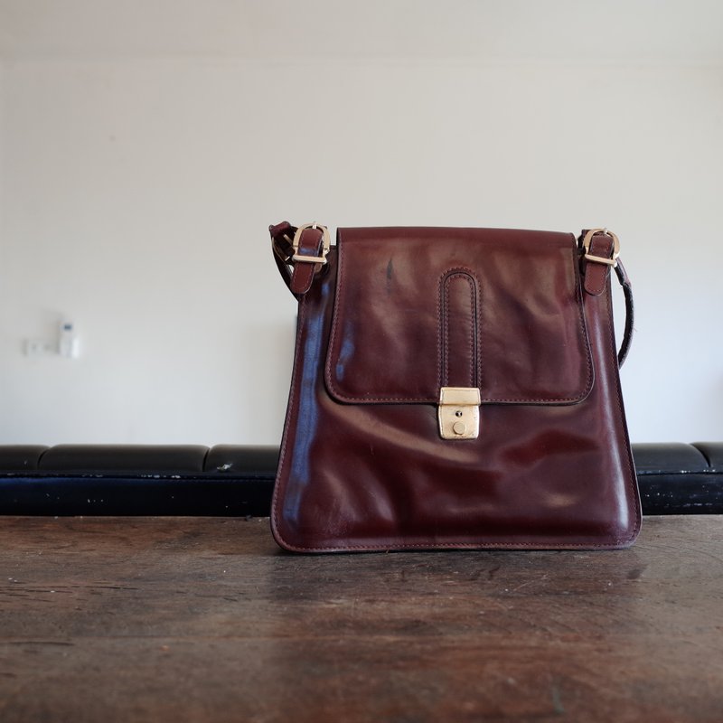 酒紅色膠皮肩背古董包 Vintage Bag - 側背包/斜背包 - 人造皮革 紅色