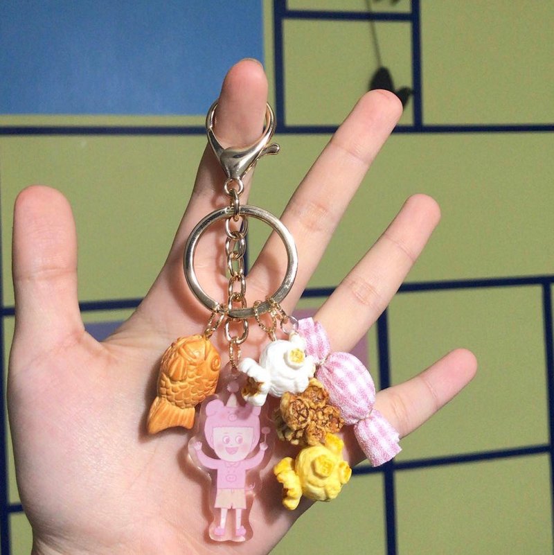 The pig year has to eat a lot of key rings - squid burning / popcorn / candy combination