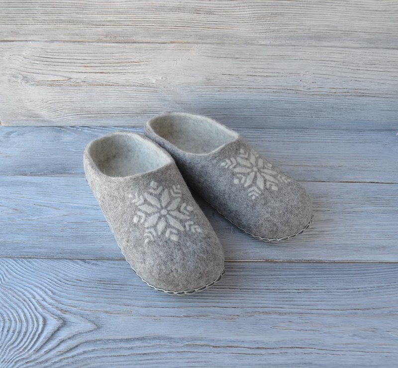可愛的灰色雪花拖鞋女士定制氈制羊毛家居拖鞋 - 拖鞋 - 羊毛 灰色