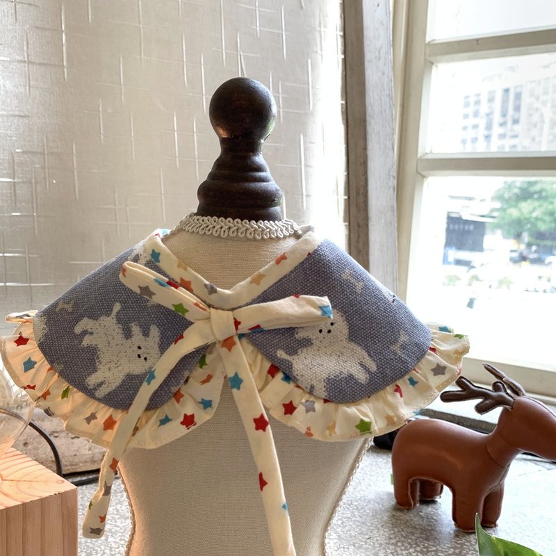 女孩荷葉夢.草地裡的小白狗-寵物領巾.毛孩服飾 - 寵物衣服 - 棉.麻 黃色