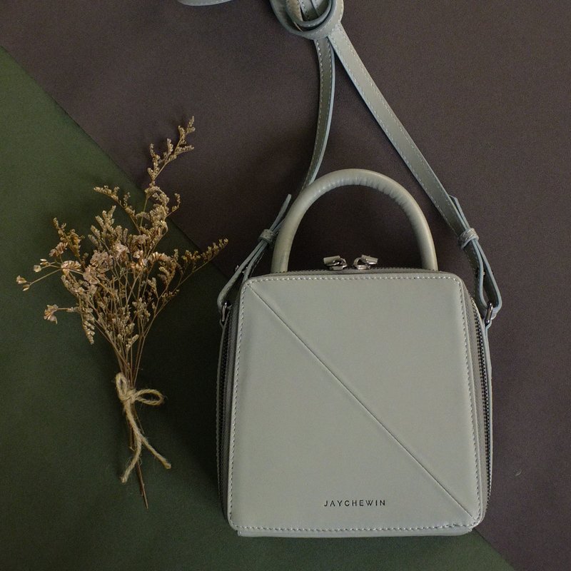 【泰國包】Butter Cross-body Bag 皮革斜背包 - Smoke Grey 灰色 - 側背包/斜背包 - 真皮 灰色