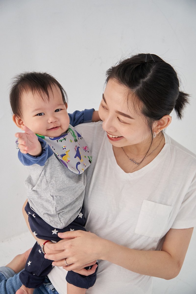 玩樂恐龍 寶寶圍兜兜 方兜 - 圍兜/口水巾 - 棉.麻 灰色