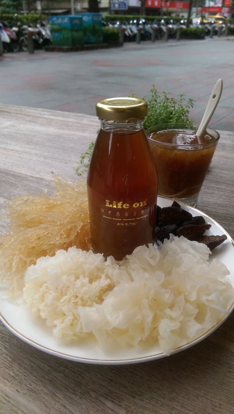 Life on Flower Fruit Silver Honey