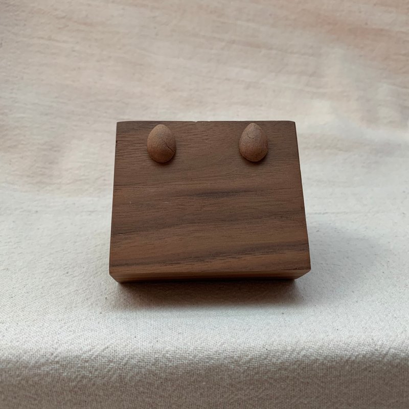 Earrings / half 3 caramel