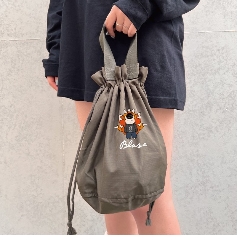 【浪生誌】黑潮原創設計款-日式輕量束口包 - 束口袋/束口背包/水桶包 - 聚酯纖維 卡其色