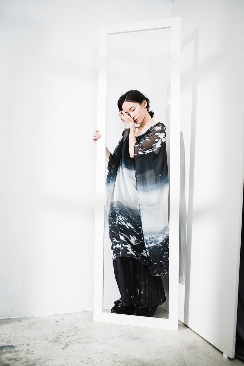 JUBY CHIU / Deconstruction sash black pleated skirt