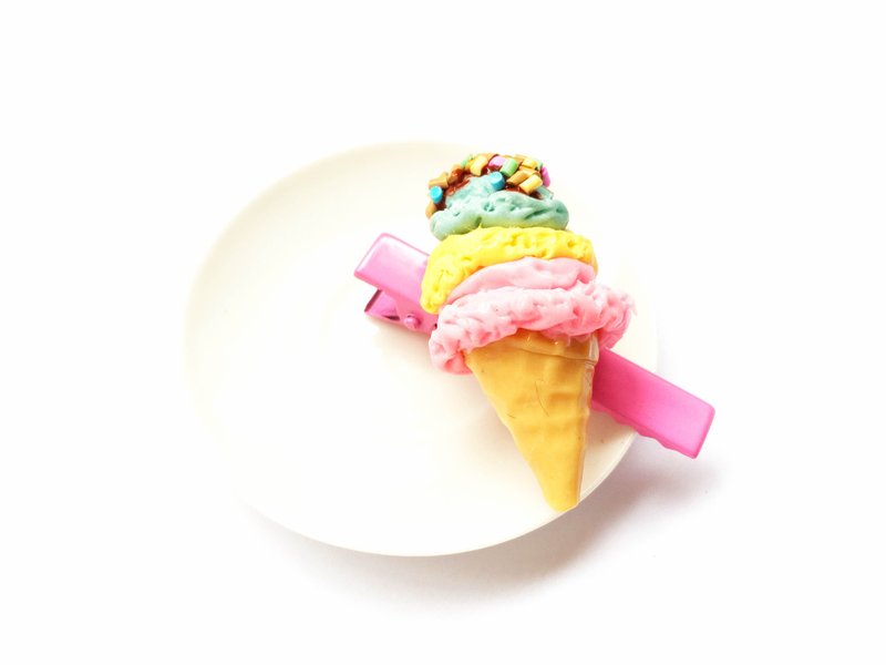 Hair clips hairpin pink ice cream as well.