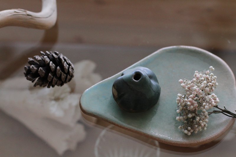 純手捏花蓮原礦土葉形線香盤(贈小山線香插)/燭台8 - 香氛蠟燭/燭台 - 陶 綠色