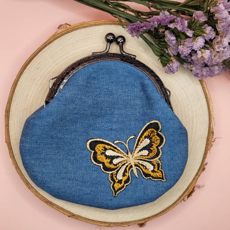 華麗蝴蝶花口金包-茉莉白. 零錢包.牛仔系列.手作台灣製 - 零錢包/小錢包 - 其他材質 藍色