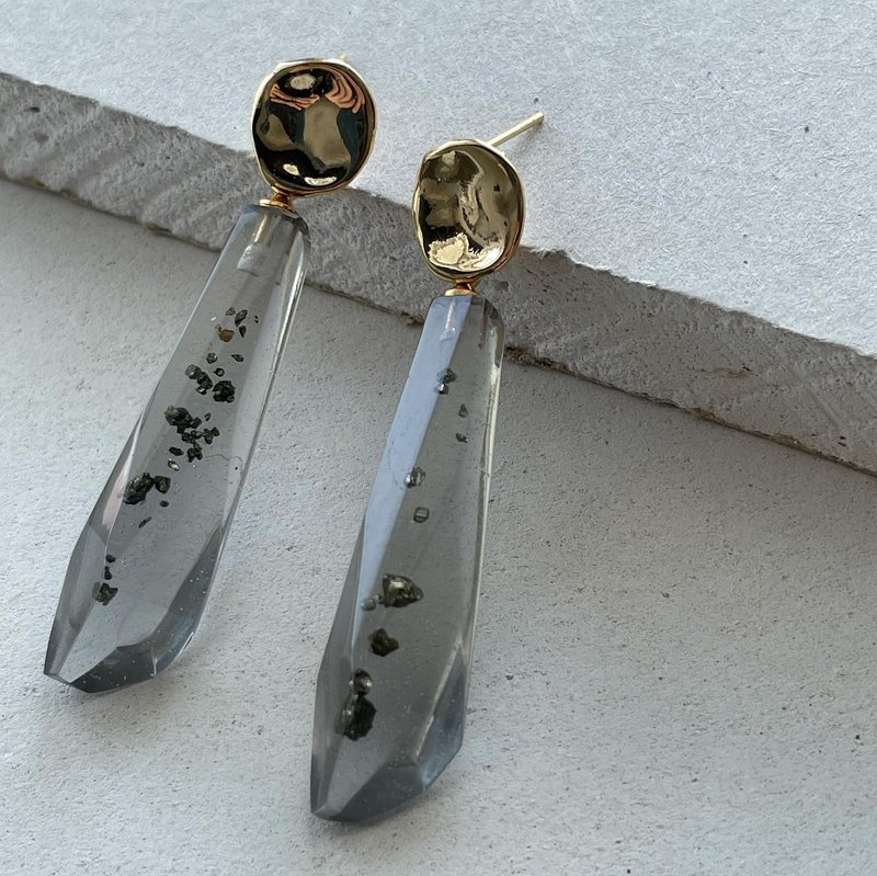 宇宙之心冰塊耳環 - 耳環/耳夾/耳骨夾 - 其他材質 灰色