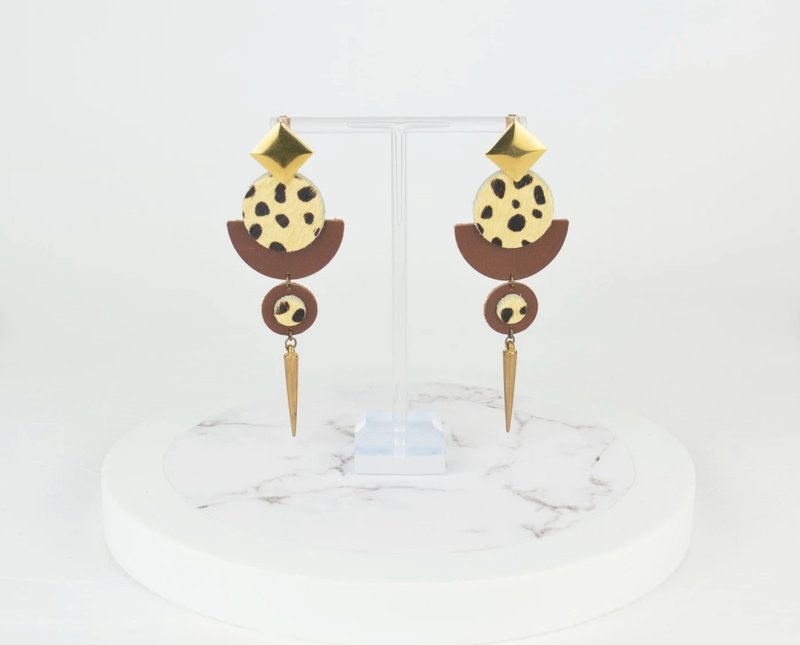 Leather Earrings in Gold, Brown & Leopard Pattern Salvaged Recycled Jewellery - 耳環/耳夾/耳骨夾 - 真皮 咖啡色