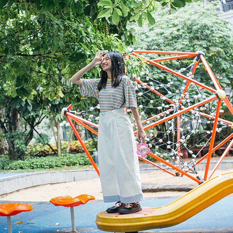 Warm light NIKKOU white jeans