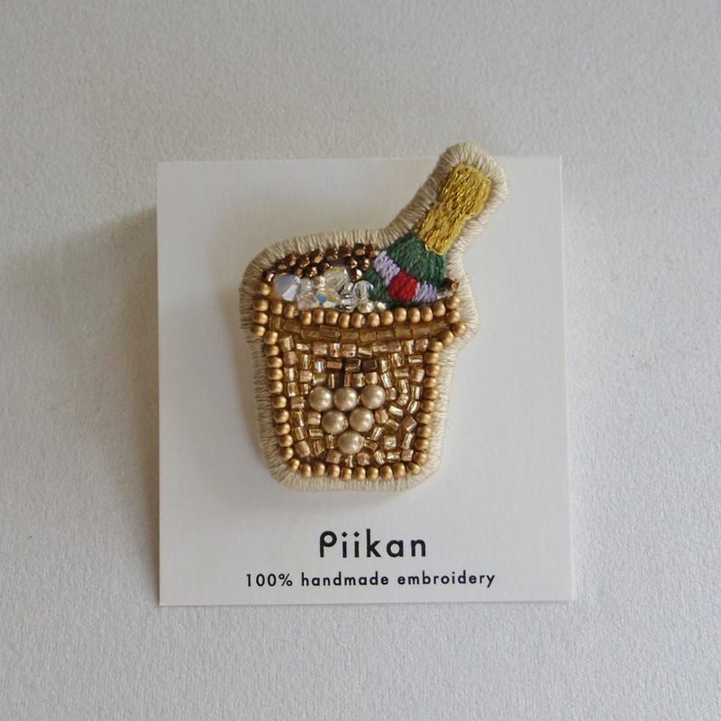 【Make-to-order production】 Brooch of champagne