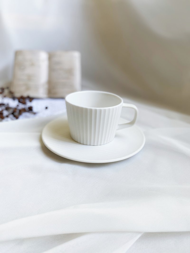 【好日戀物】日本LIVING TALK cekitay砂白直紋陶瓷咖啡杯組Mazda - 咖啡杯/馬克杯 - 瓷 白色