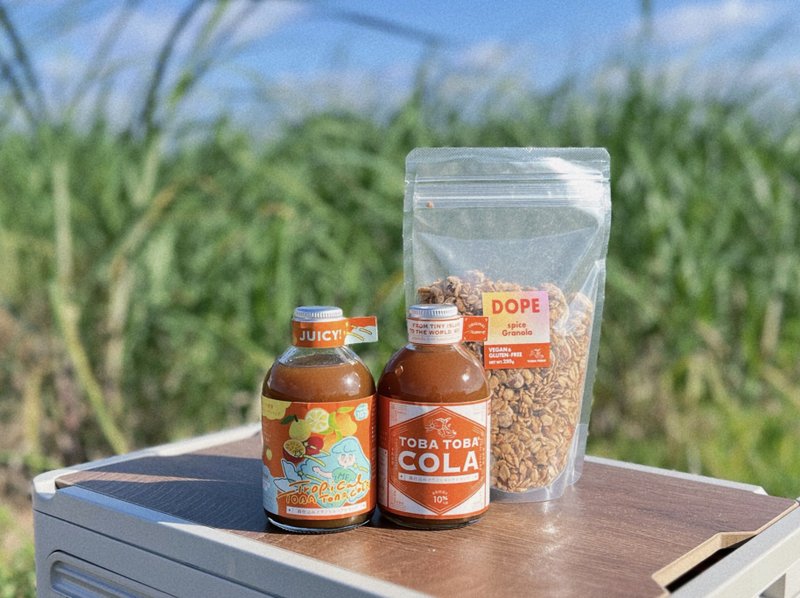 TOBA TOBA COLA & TROPICAL COLA & 香料格蘭諾拉 - 果汁/蔬果汁 - 玻璃