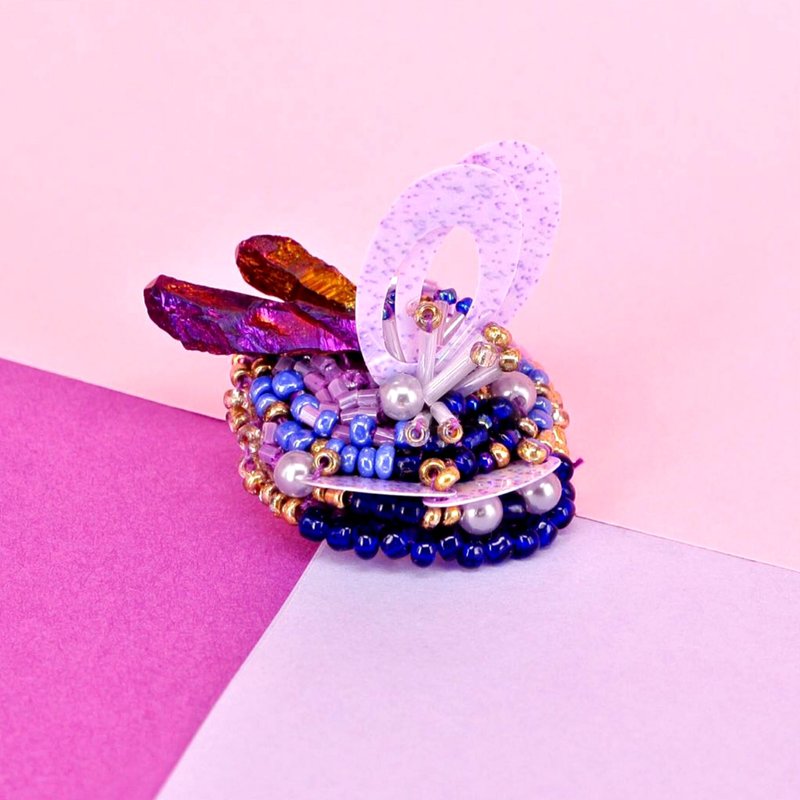Planet - Violet. Pink amethyst mini island brooch