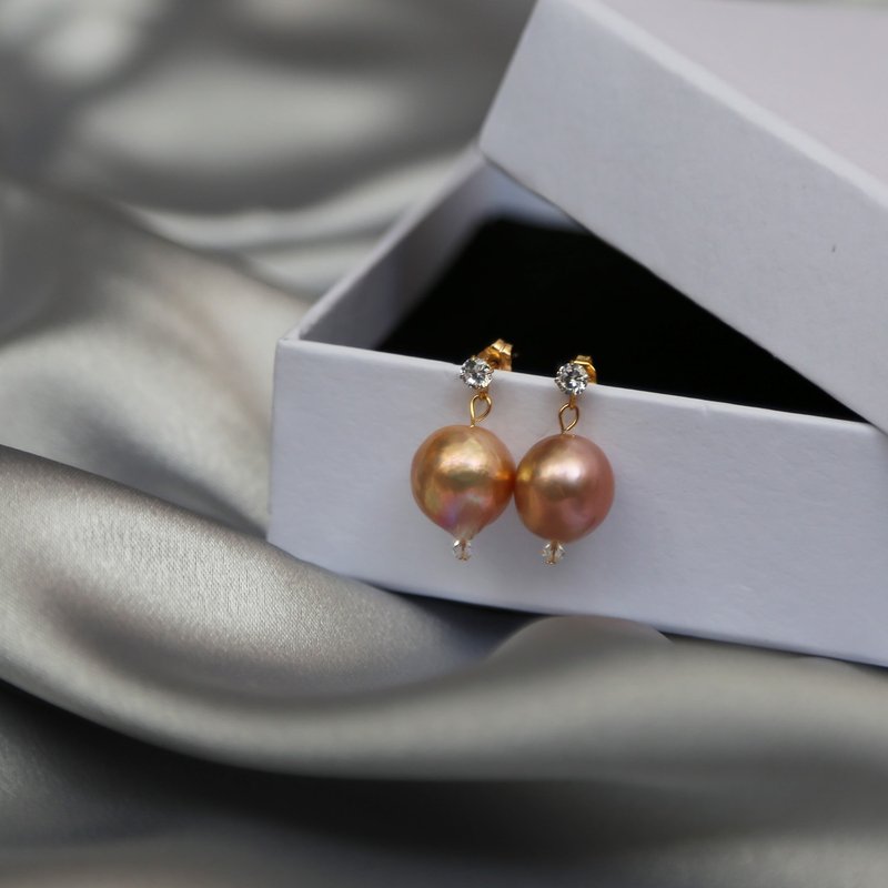 CADA DIA hand made Edison Baroque shaped pale pearl earrings