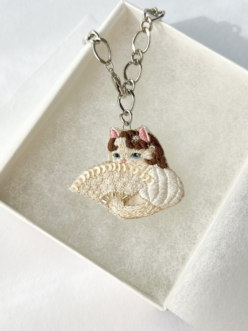 エリニャベートの刺繍バッグチャーム - 吊飾/掛飾 - 繡線